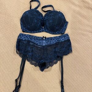 Affinitas Black and Blue Lace Bra Set